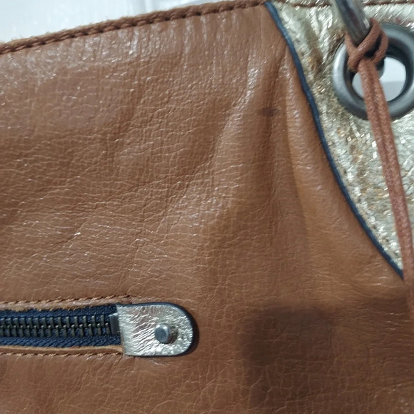 the Sak Denim Blue Natural Tan Metallic Gold Shoulder Leather Purse - Picture 4 of 16